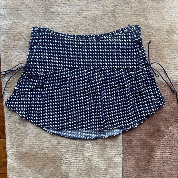 Zara Flowy Mini Skirt - Navy Blue with a Red & White Print - Side Ties & Ruffle - Picture 2 of 3